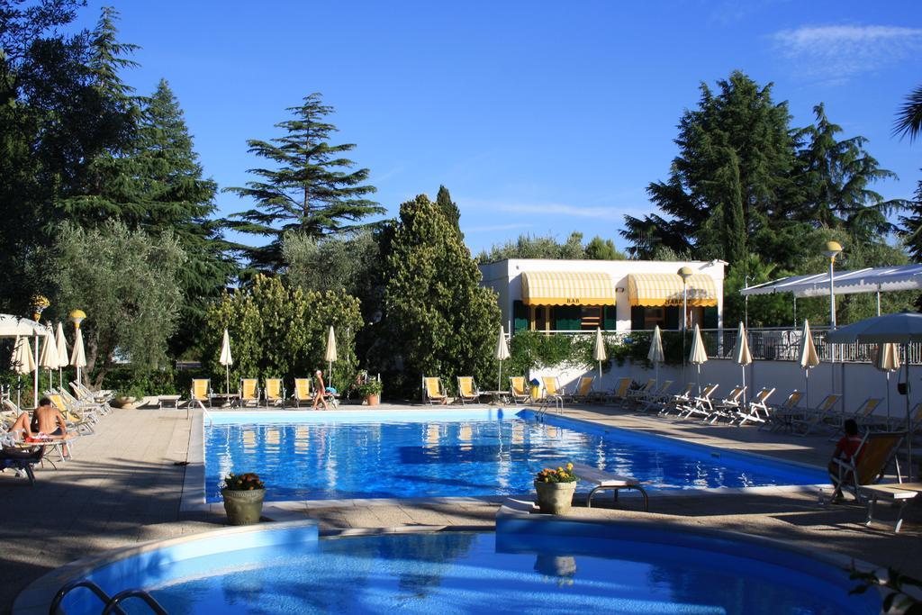 Villaggio Turistico Residence Delfino Vieste Eksteriør billede