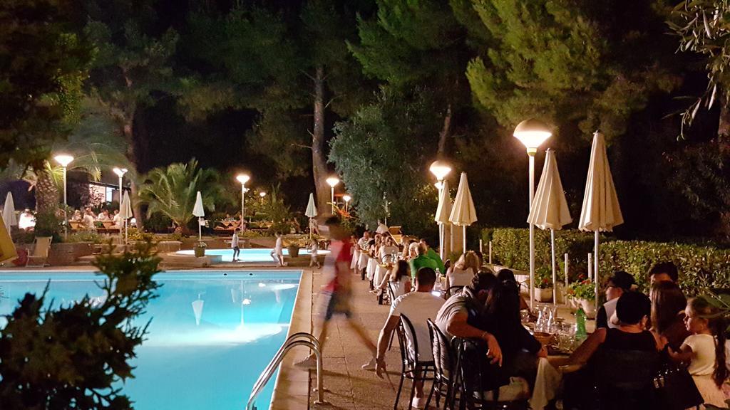 Villaggio Turistico Residence Delfino Vieste Eksteriør billede
